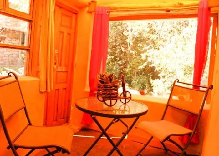 Las Chullpas Eco-lodge *
