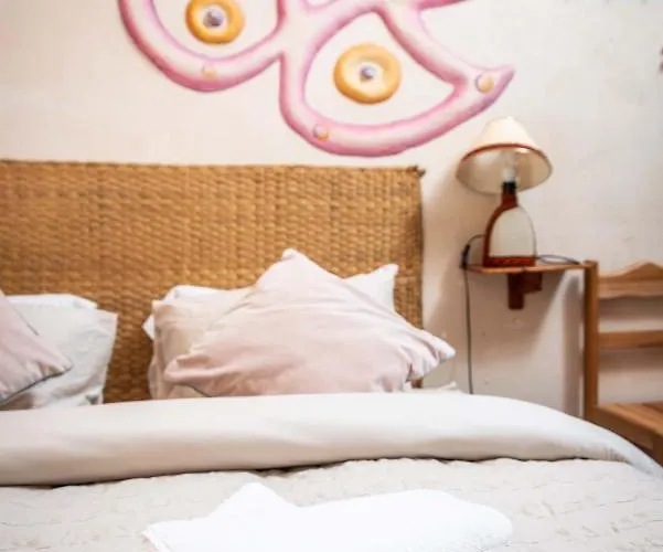 Las Chullpas Eco-lodge *